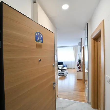 Lux Blue Sky Mountain View Apartament