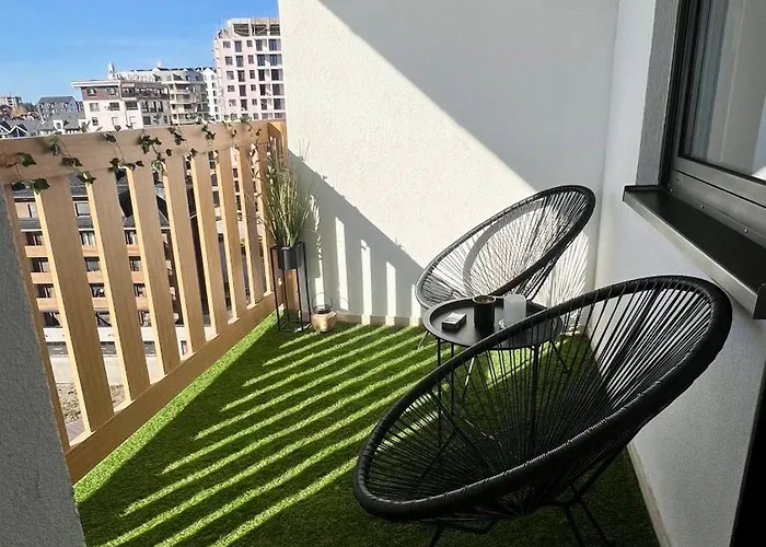 Lux Blue Sky Mountain View 아파트