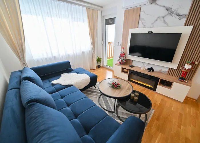 Lux Blue Sky Mountain View 즐라티보